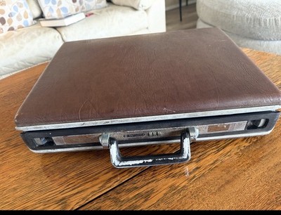Samsonite Men's Brown Briefcase/Document Case Latch Top Handle Inner Pockets