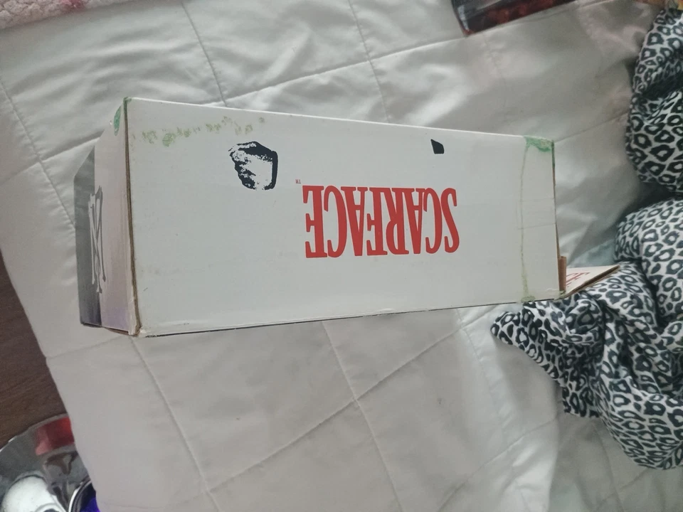 Figura de acción Mezco Toys Scarface the Player 10" Al Pacino 2004 Foto 3 de 4