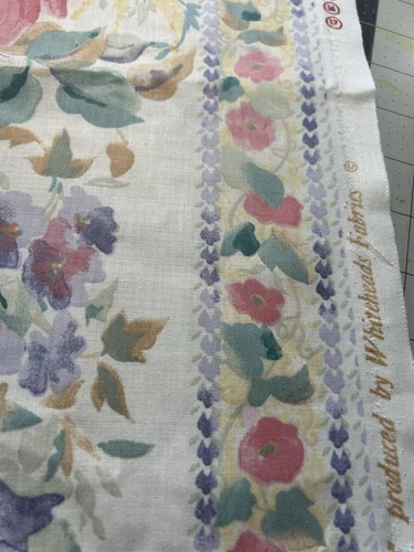 De Colección Whiteheads Blanco Floral Tela Remanente Años 90 Flores Pastel 13" x 27" Algodón - Imagen 3 de 6