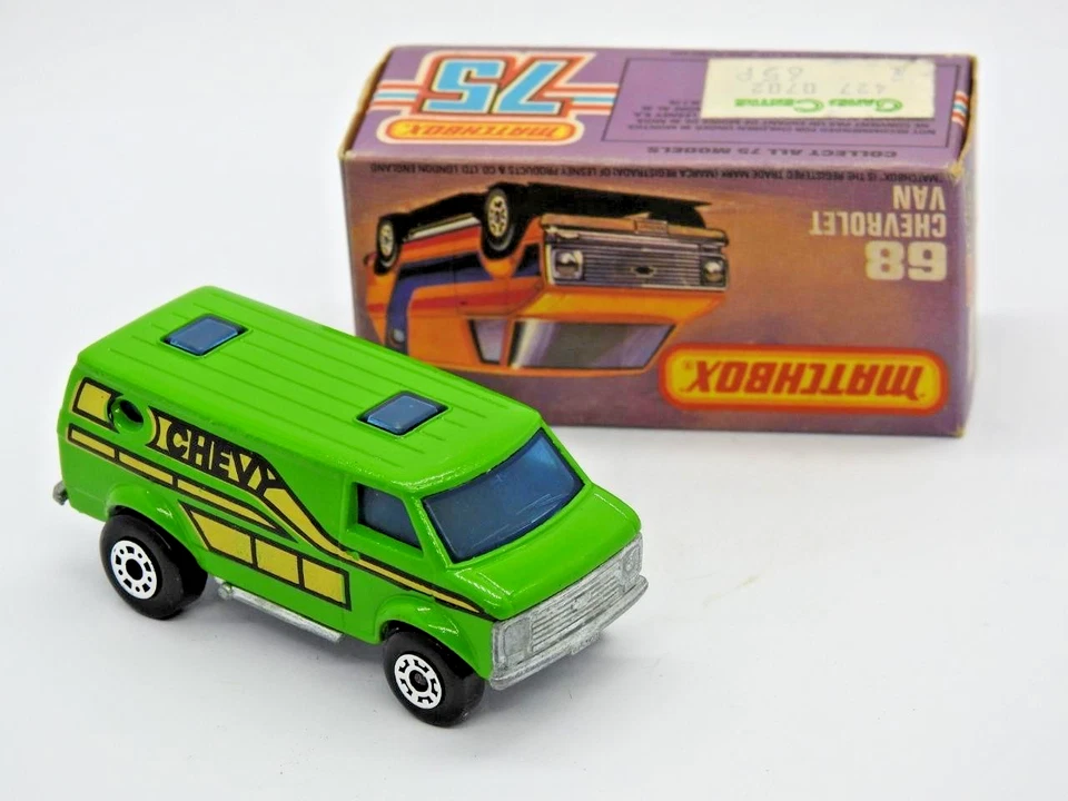 MATCHBOX SUPERFAST No.68 CHEVROLET VAN GREEN CHEVY 1981-82 VVNM BOXED AND UNUSED - Image 2 of 4