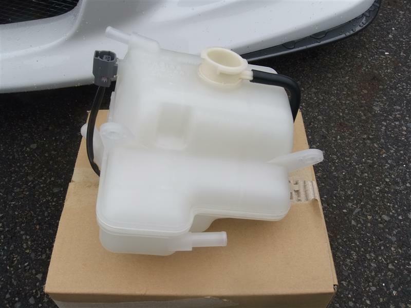 GENUINE MAZDA COOLANT RADIATOR TANK BOTTLE 2004-2011 RX8 N3H1-15