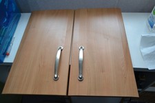 2 ante per armadio cucina in ciliegio 555 x 298 mm + maniglie e cerniere