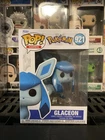 Funko POP! Games: Pokémon - Glaceon #921 W/Pop Protector