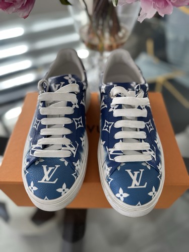 LOUIS VUITTON TIME OUT SNEAKER Leather Navy Blue SZ 39 - Picture 3 of 8