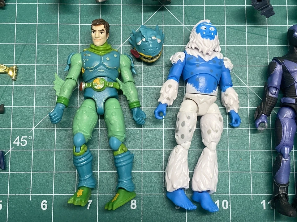 Fortnite Lote de 6 Figuras Sueltas de 4 Pulgadas con Accesorios Cuervo, Devasto, Trogo Foto 4 de 4