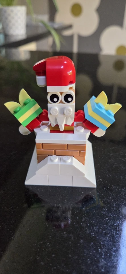 LEGO 30692 Christmas Chimney Fun with Santa, photo 1 of 3