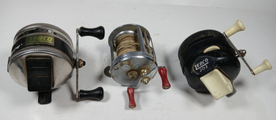 #ad Vtg lot of 3 Fishing Reels Zebco 33 amp; 202 plus Red River model 7345 Work amp; Parts $11.99