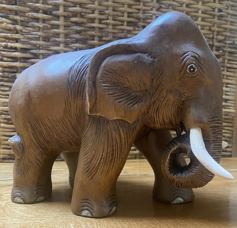 “Hand Carved” Elephant Statue Figurine 