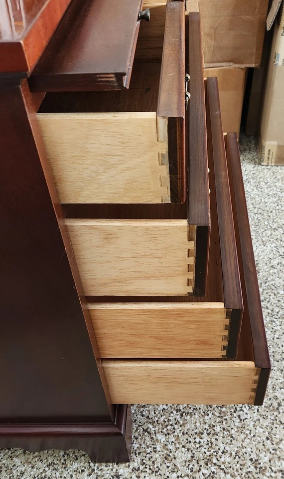 Hekman Copley Square Bachelor Chest Dresser - Original Owner / Excellent Cond. - Image 4 of 4