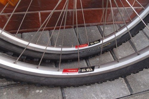 MTB wheels 26 in Araya TM-18 double wall Balance hubs Schwalbe Hurricane - Picture 8 of 16