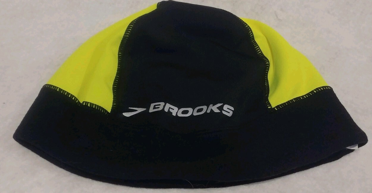 brooks running beanie
