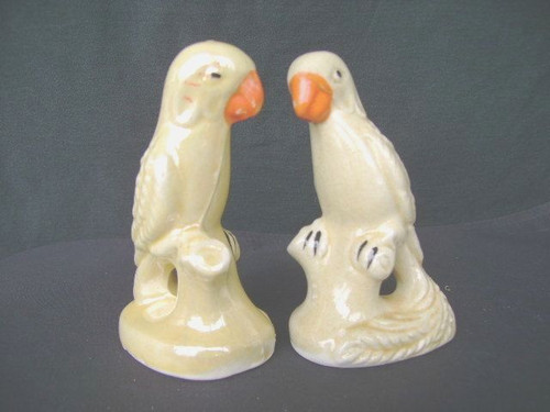 Two vintage parrot type birds yellow with some black and orange. - Picture 2 of 7