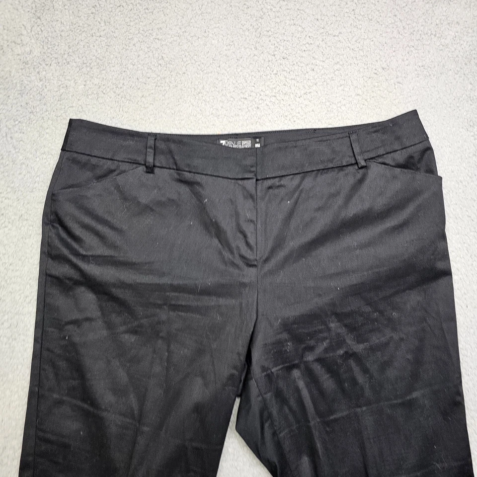 Pantalones cortos para mujer 7th Avenue 16 negros frente plano mezcla de algodón Foto 2 de 4