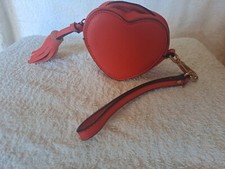 Borsa piccola a forma di cuore con  chiusura a cerniera 