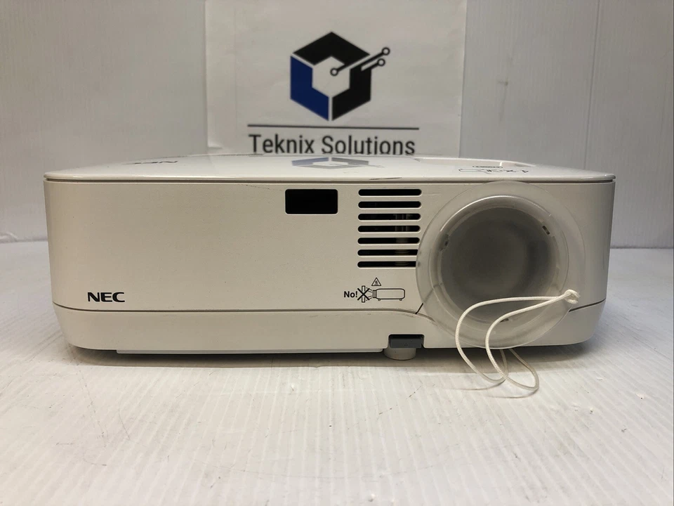 NEC NP400 Projector With Remote (394 Lamp Hours) - Image 4 of 4