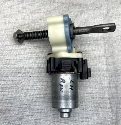 10-15 Lexus IS250 IS350 FRONT LEFT SEAT UP DOWN MOTOR ASSY INNER OEM 85820-30750