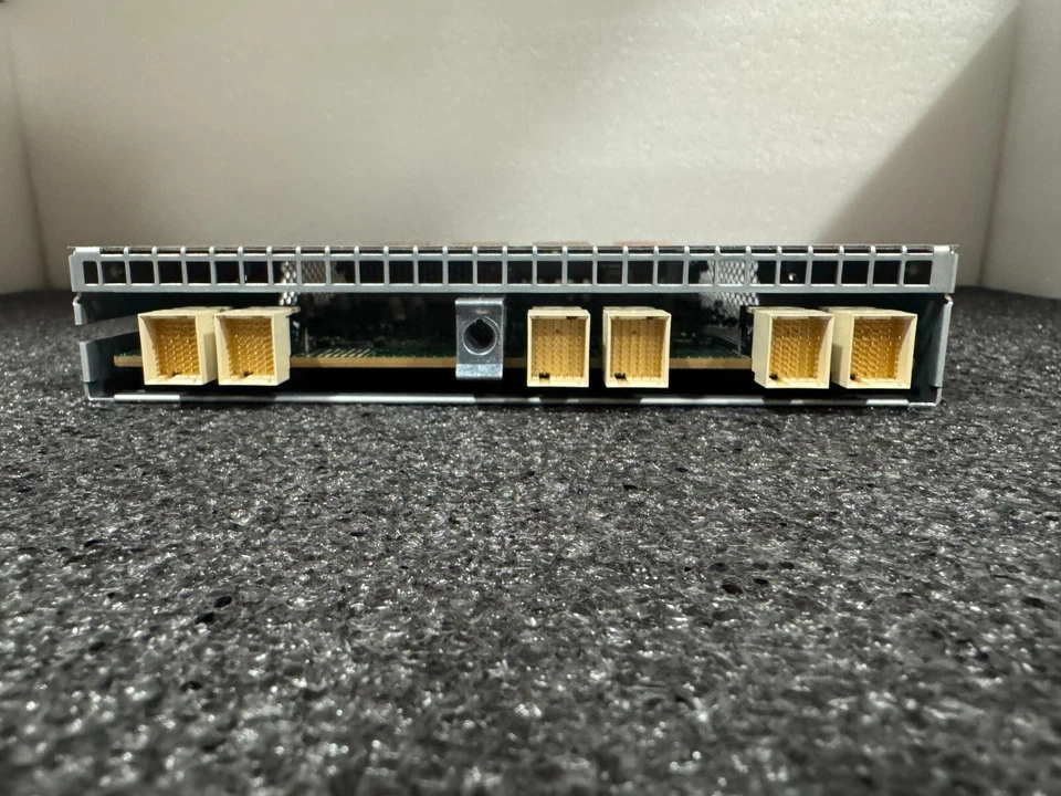 Oracle 8208432 12GBPS SAS I/O controller for DE3-24C storage tray - Image 3 of 4