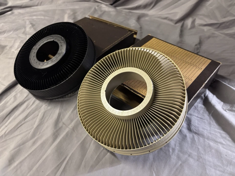 Lot Of 2 Vintage Sears Slide Carousels 9985 - Image 2 of 4