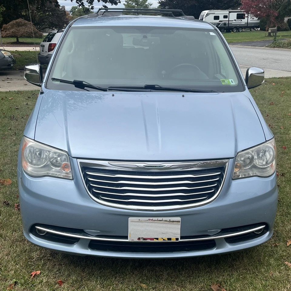 Chrysler Town & Country Touring L 2013 Foto 3 de 4