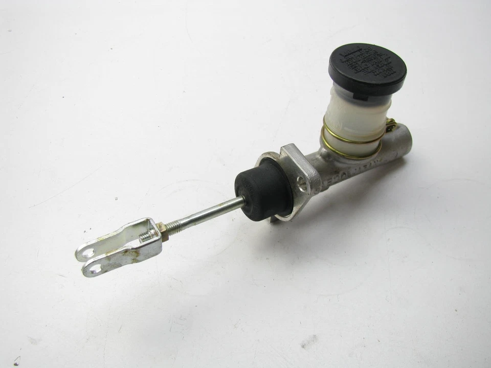 Cilindro maestro embrague Wagner F105906 para 79-82 Nissan 210 Foto 2 de 4