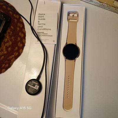 Samsung Galaxy Watch4 40mm Pink Aluminum, Pink Silicone Band