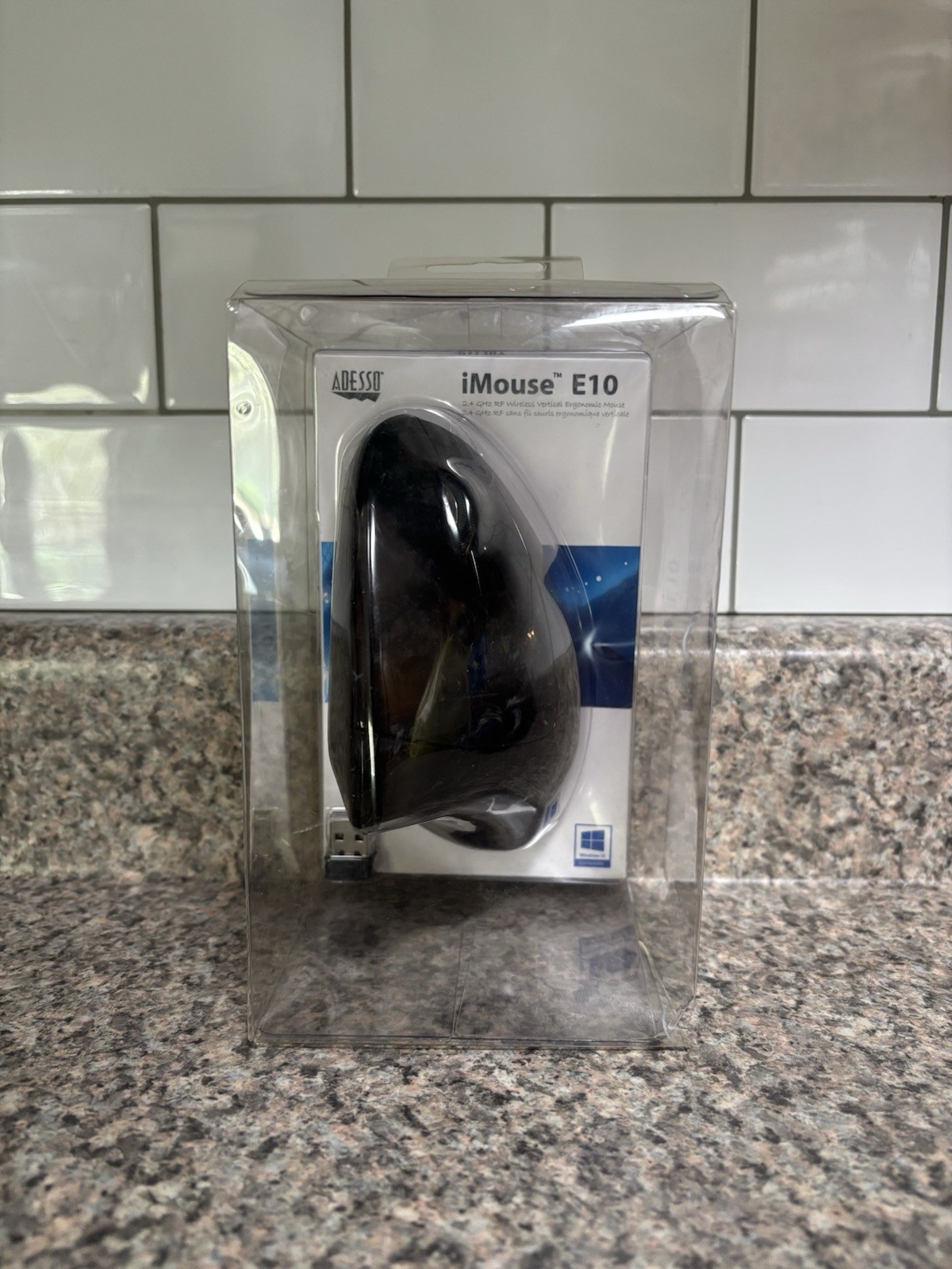 Adesso iMouse E10 2.4ghz RF Wireless Vertical Ergonomic Mous