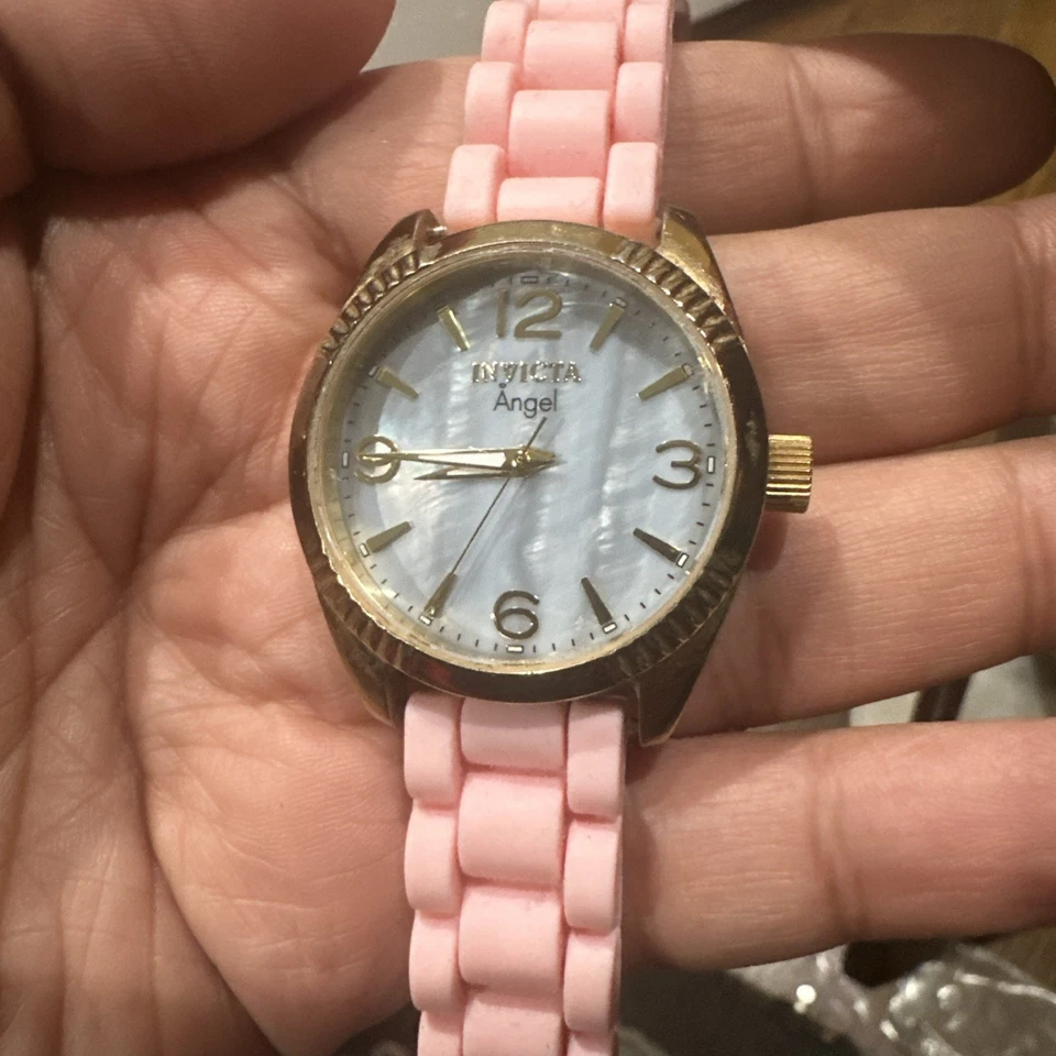 Reloj Invicta para damas Angel azul esfera fregona en funcionamiento correa de silicona rosa 34 mm ajuste 7 pulgadas Foto 2 de 4