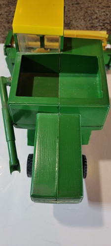 Vintage Ertl John Deere 6600 Combine Plastic Reel Knobby Rear Tires - Picture 7 of 12