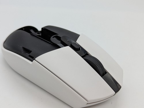 Bezprzewodowa mysz gamingowa Logitech G304 G305 Lightspeed HERO 12K biała - Zdjęcie 6 z 11