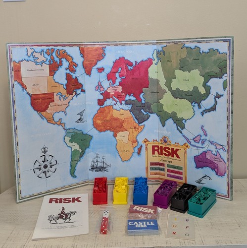 Vintage RISK & CASTLE RISK Board Game 2 In 1 Parker Brothers 1990 Appears Unused - Picture 4 of 11