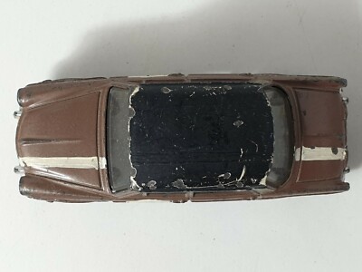 DINKY TOYS FRANCE. FIAT 1200 GRANDE VUE. + Boite REF: 531 (lot2