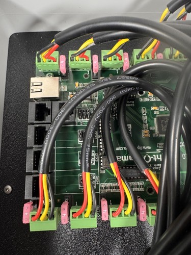 WowLights 16 channel E1.31 RGB LED controller and cables - Picture 6 of 8