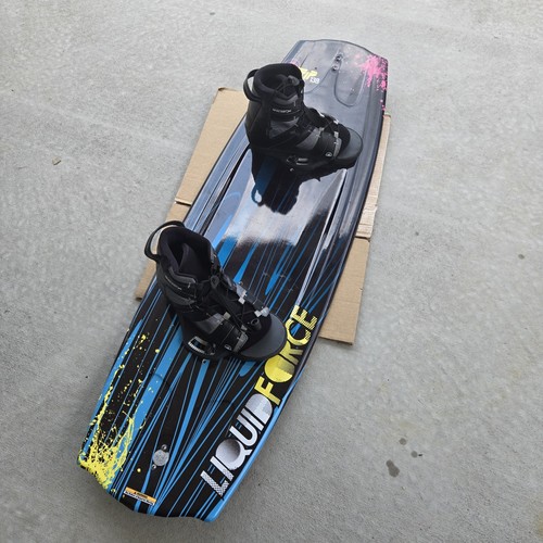 Liquid Force Trip 138 Wakeboard w/ Index Wakeboarding Boots Sz 8-12