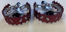 Vintage Old School BMX Red Alloy Bear Trap Pedals VP-747 Clover