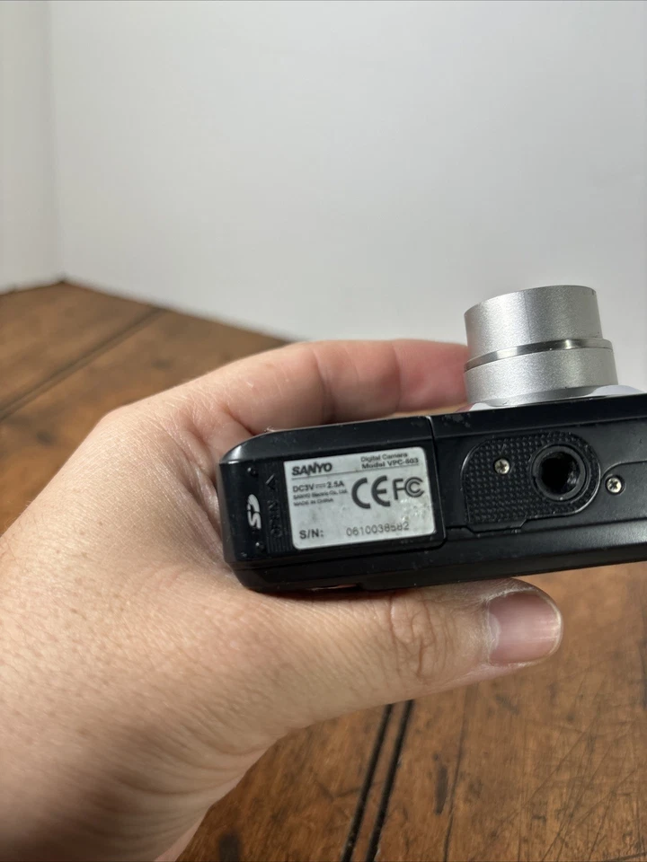 Sanyo VPC-X1200 12.1MP 3x Optical Zoom Compact Digital - Image 4 of 4