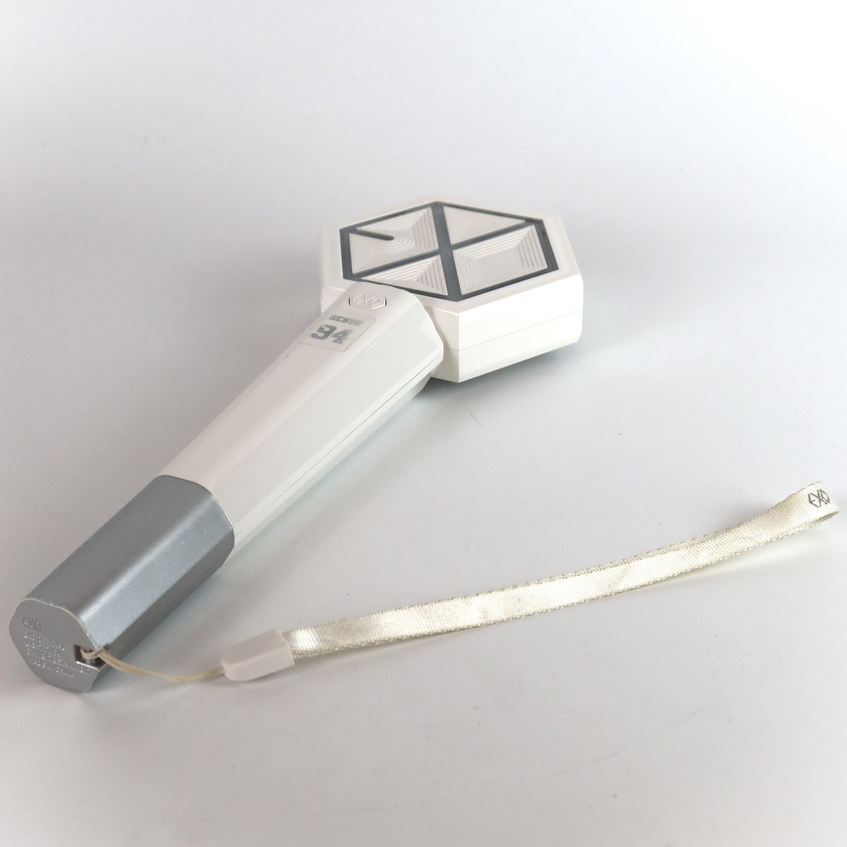 Exo Official Light Stick Ver. 2 + Baekhyun Strap White Lightstick