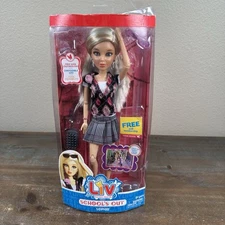 NIB Liv Doll Sophie School's Out Real Girls Real Life Pisa Or & Changeable Wig