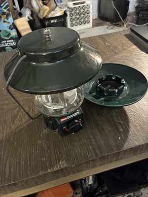 COLEMAN MODEL 5154A700 Electronic Ignition Two Mantle LANTERN