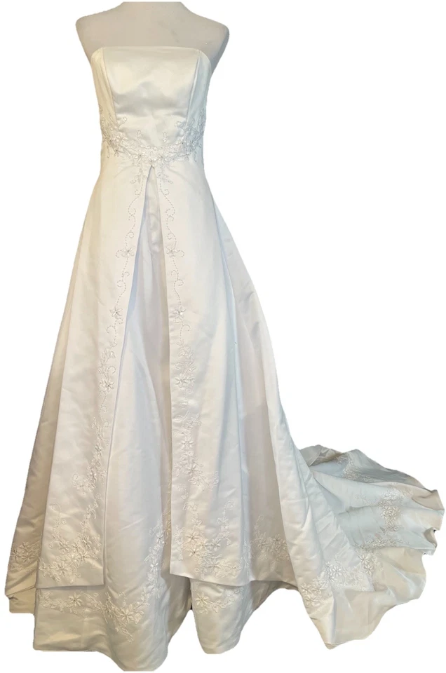 White Wedding Gown Floral Embroidery 10 Tiny Beads Layered Strapless 31” Train - Image 3 of 4