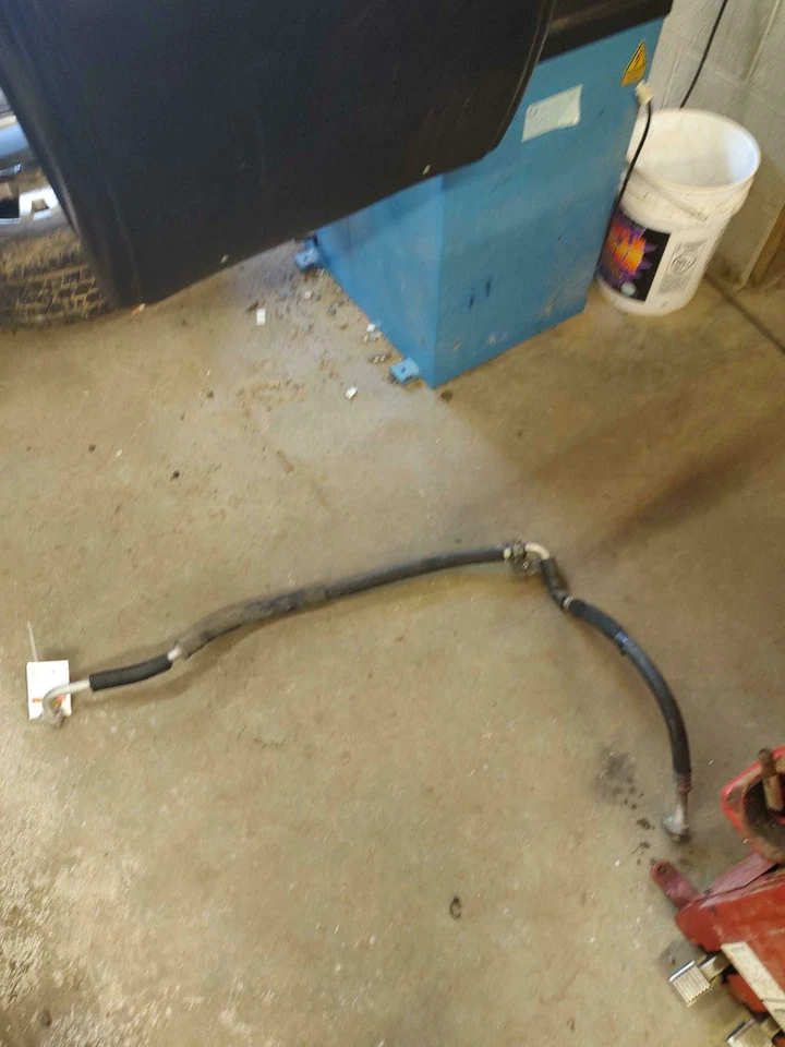 2006 - 2010 Ford Explorer AC Suction Hose 4.0L Genuine OEM 9L2Z19867C - Image 2 of 2