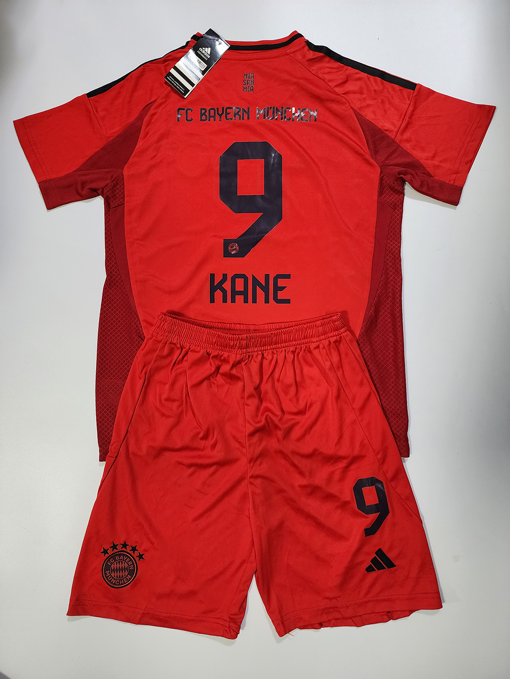 2024/25 Red Soccer Jersey #9 Home Kit with Shorts NWT  