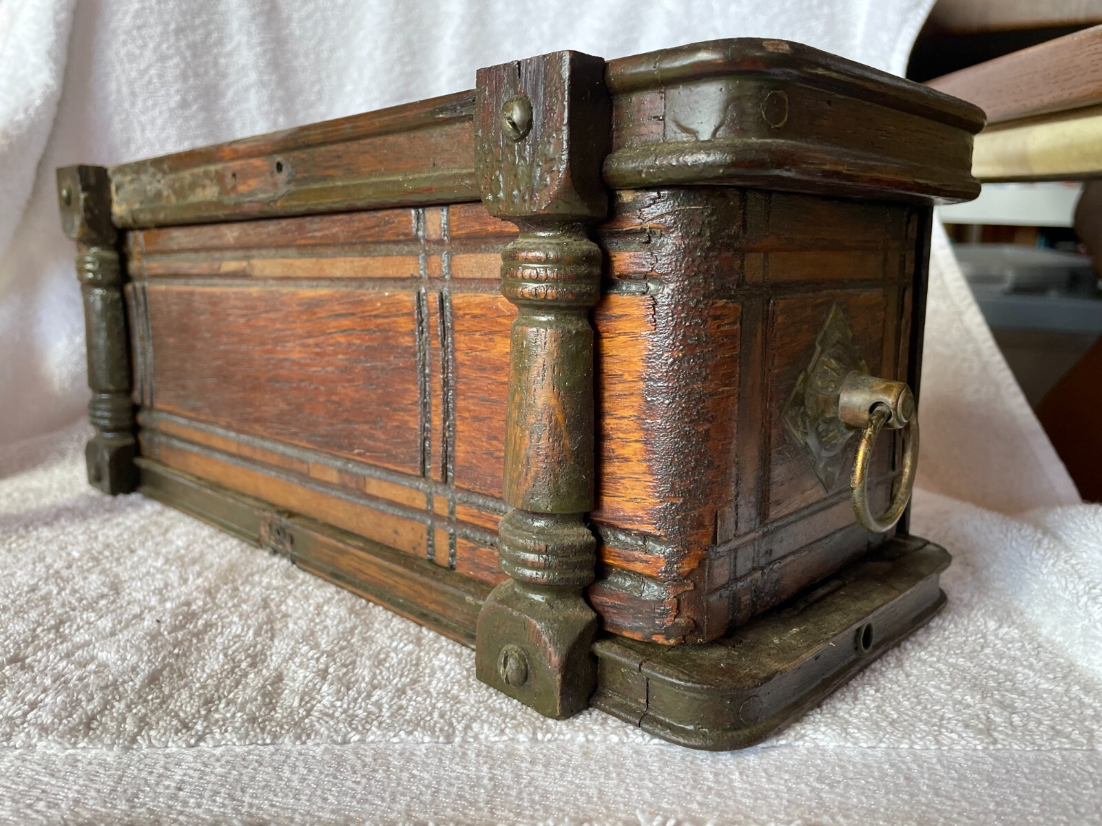 Antique (1) One Singer Treadle Sewing Machine Wood Drawer with Pull