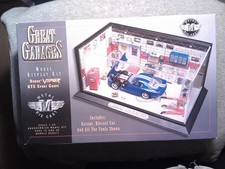 1/43/O Scale Estes Great Garages Model Display Kit with Dodge Viper.