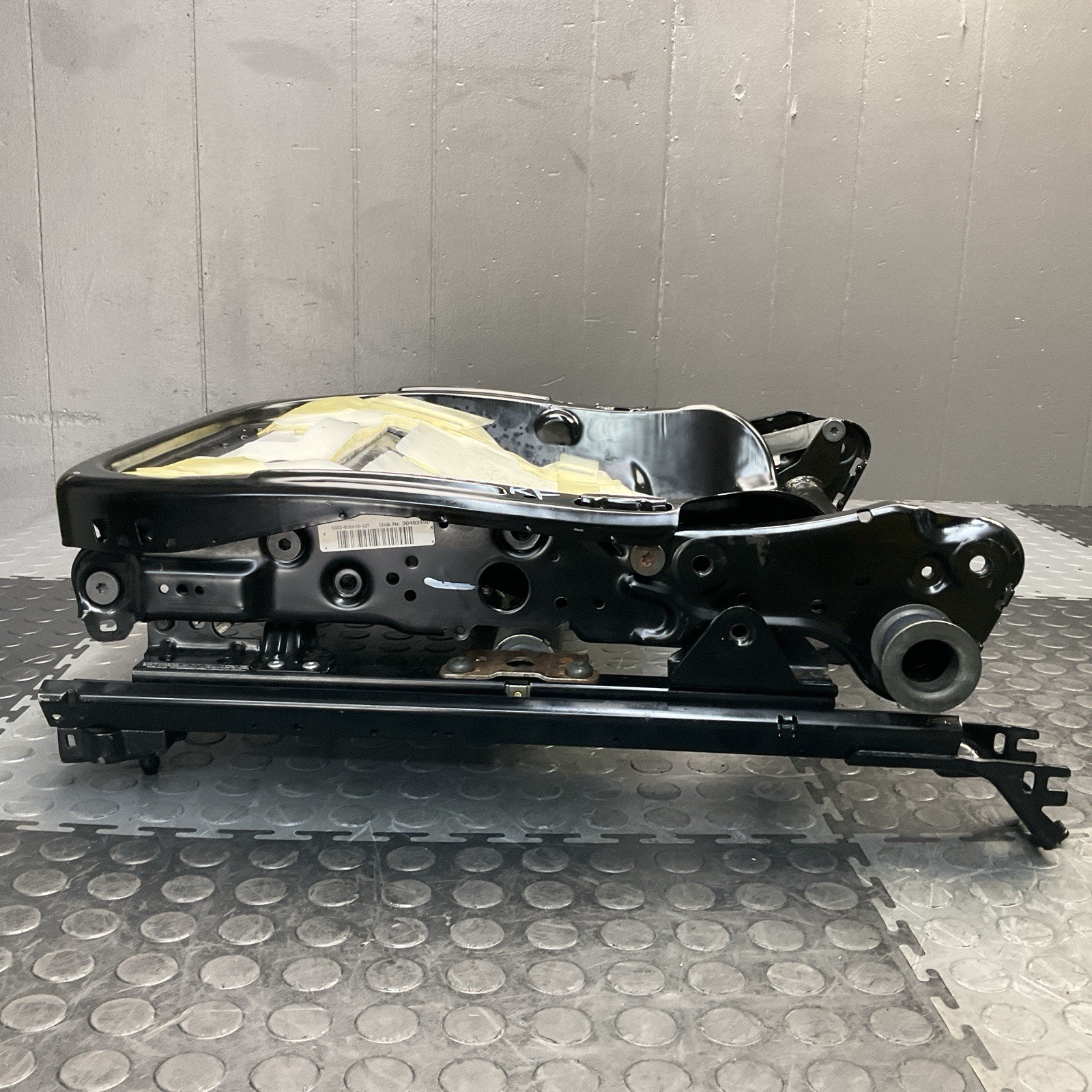 2007-2014 Volvo XC90 Front Right Passenger Side Seat Track Rail Assembly OEM