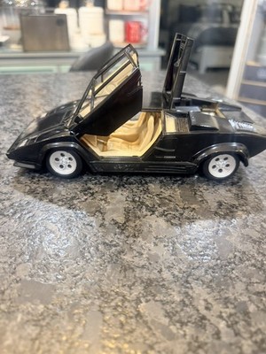 vintage Burago Lamborghini Countach 5000 1988 1/24 Die-cast Black made in italy
