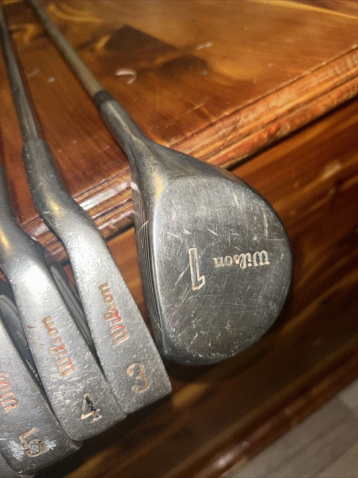 Juego de driver y plancha modelo profesional Wilson DYNABUILT 3,4,5,6,7,8,9 y Staff PW Foto 3 de 4