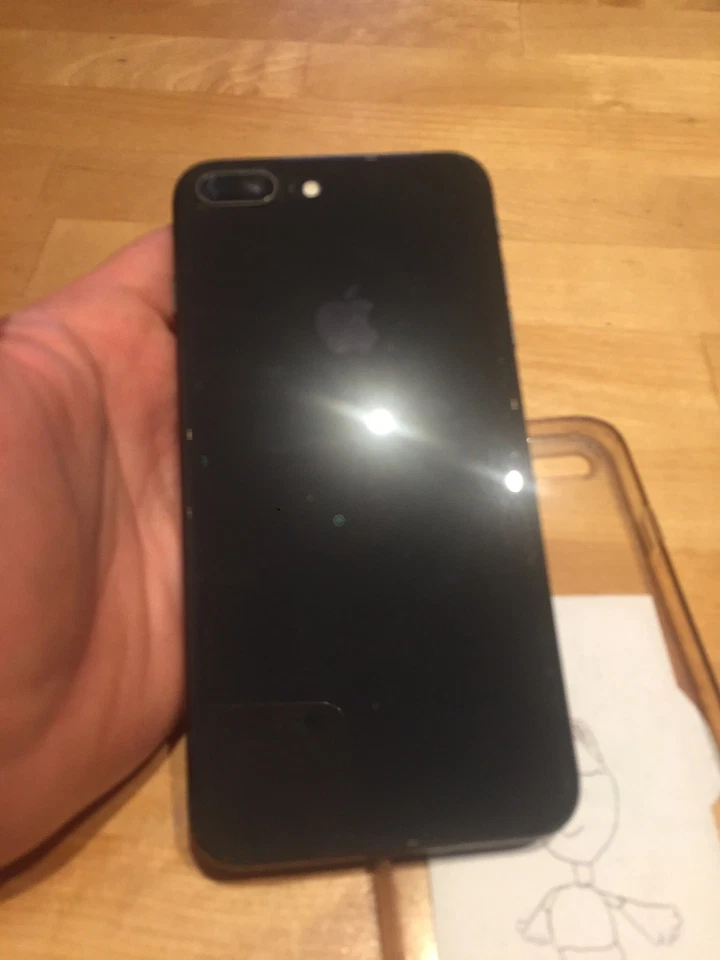 Apple iPhone 8 Plus - 64 GB - Grigio Siderale (Sbloccato) - Immagine 3 di 4