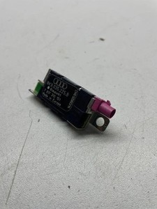 AUDI A4 Avant 8ED, B7 Antennenverstärker  8K9035225B 2.00 Petrol 2008 30534107