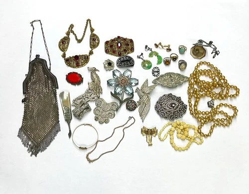 25+pc LOT ANTIQUE ART DECO COSTUME JEWELRY ACCESSORIES PURSE BROOCHES ETC.