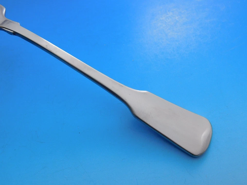 Juego de servicio de cubiertos de acero inoxidable American Colonial by Oneida 52 piezas Foto 3 de 4